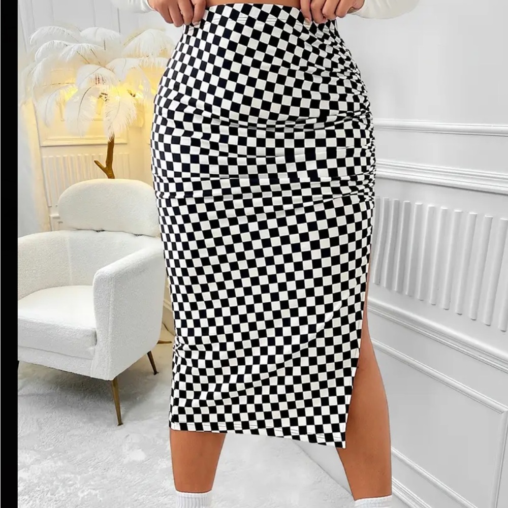 SHEIN Black and White Checkered Pencil Skirt Midi
